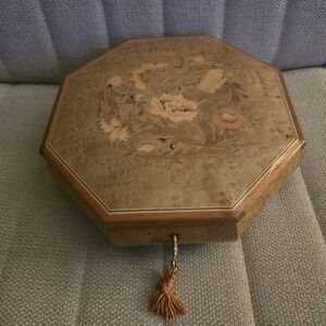 Vintage Octagon Trinket Italian Wooden Inlay Jewelry Box w/ Swiss Music